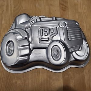 Wilton Tractor Cake Pan